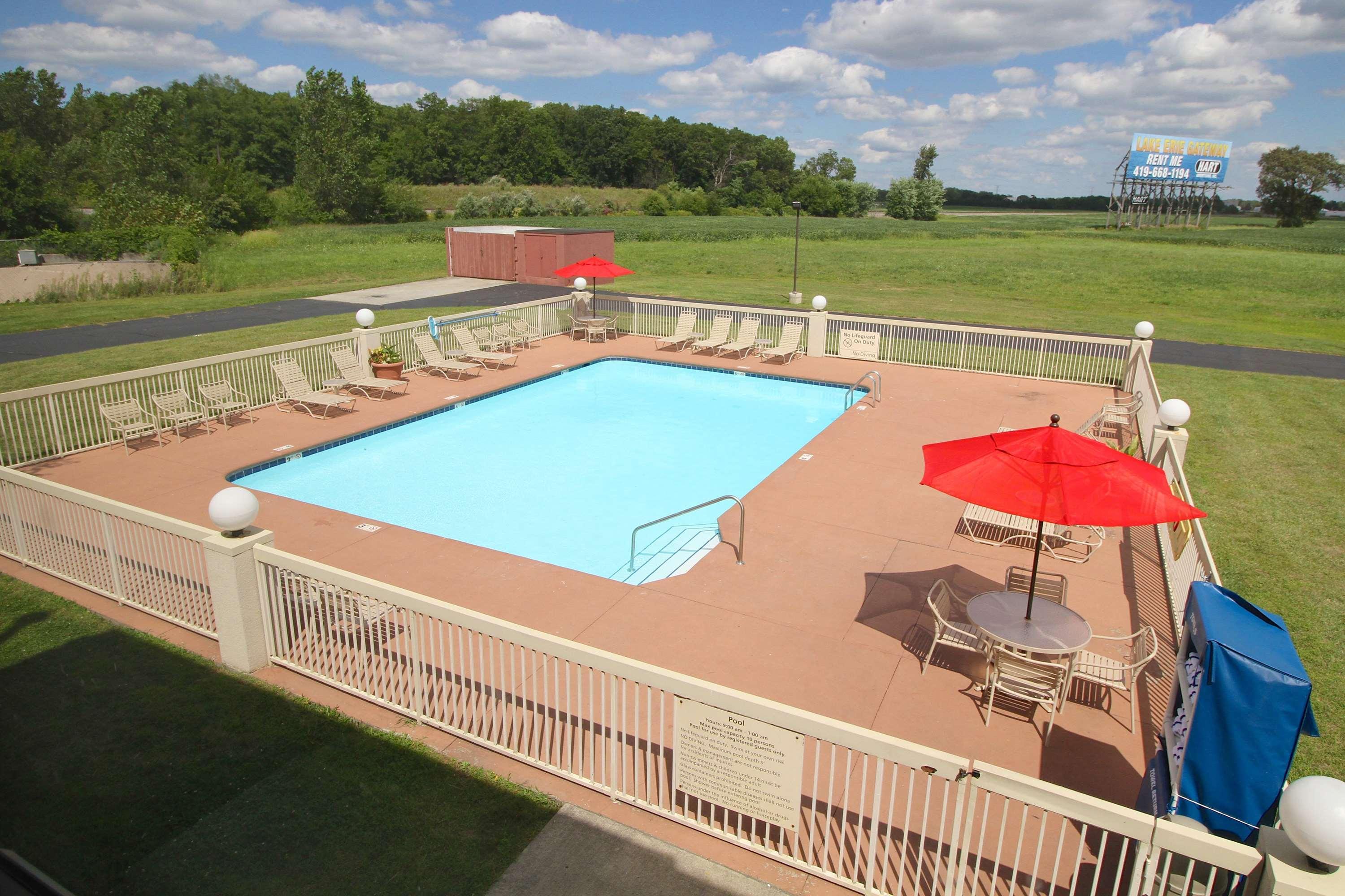 Country Inn & Suites By Radisson, Sandusky South, Oh Milan Exterior photo